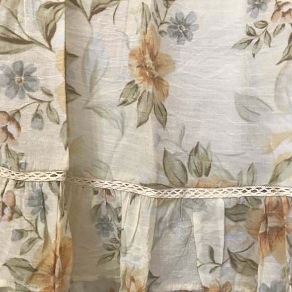 🛍Zac and Rachel Floral Top - Picture 4 of 6
